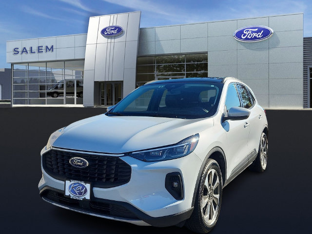 Certified 2025 Ford Escape Platinum AWD/4WD image 6