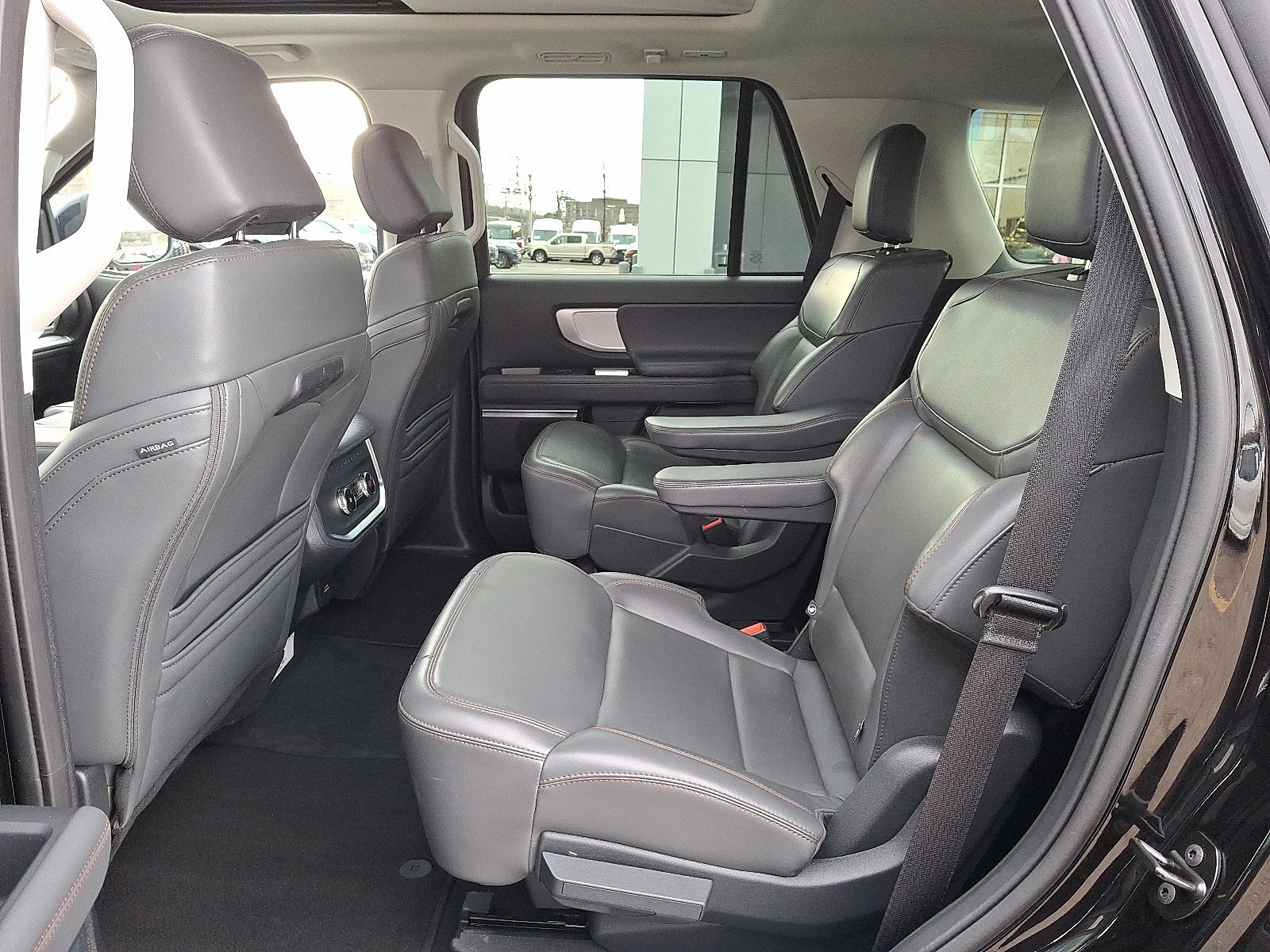 Certified 2025 Ford Expedition Active image 10