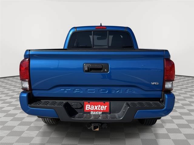 Used 2018 Toyota Tacoma TRD Sport AWD/4WD image 4