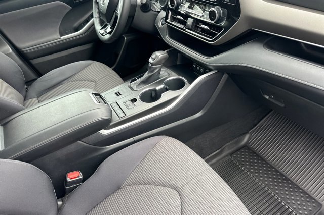 Used 2020 Toyota Highlander LE image 20