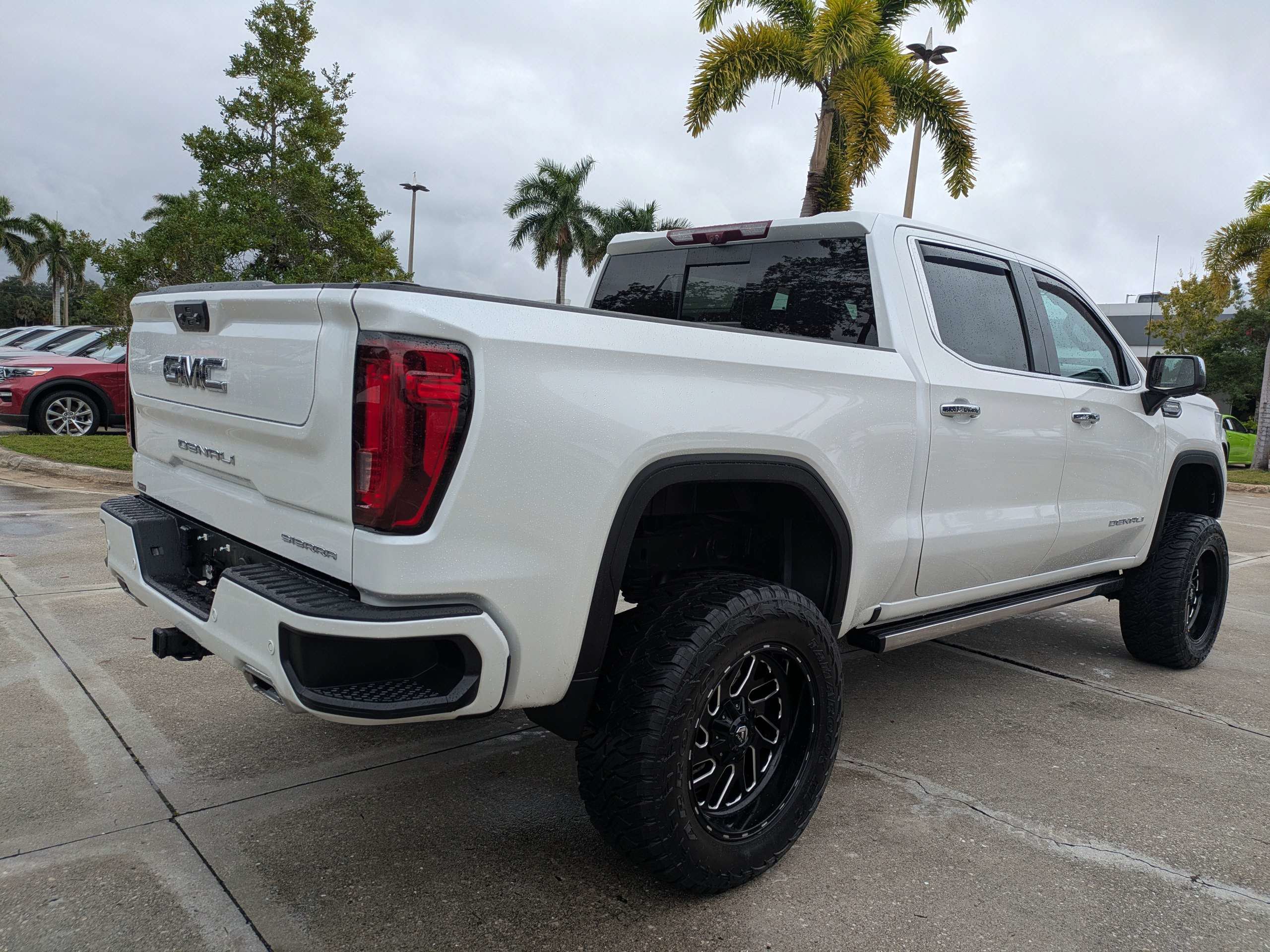 Used 2022 GMC Sierra 1500 Denali Ultimate AWD/4WD image 4