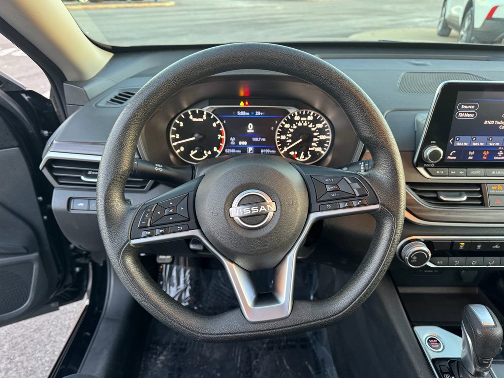 Used 2024 Nissan Altima 2.5 SV image 30