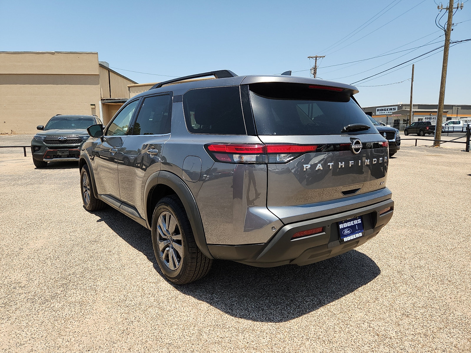 Used 2024 Nissan Pathfinder SV FWD image 5