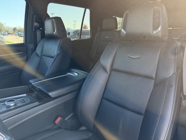 Used 2021 Cadillac Escalade Luxury image 12