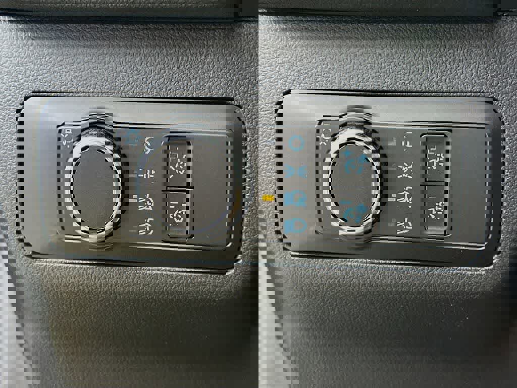 Certified 2025 Ford Escape ST-Line image 27