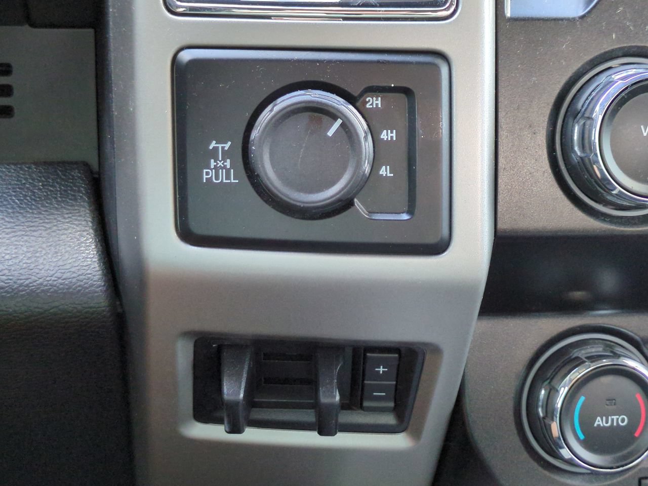 Certified 2021 Ford F250 Lariat w/ Lariat Value Package AWD/4WD image 23