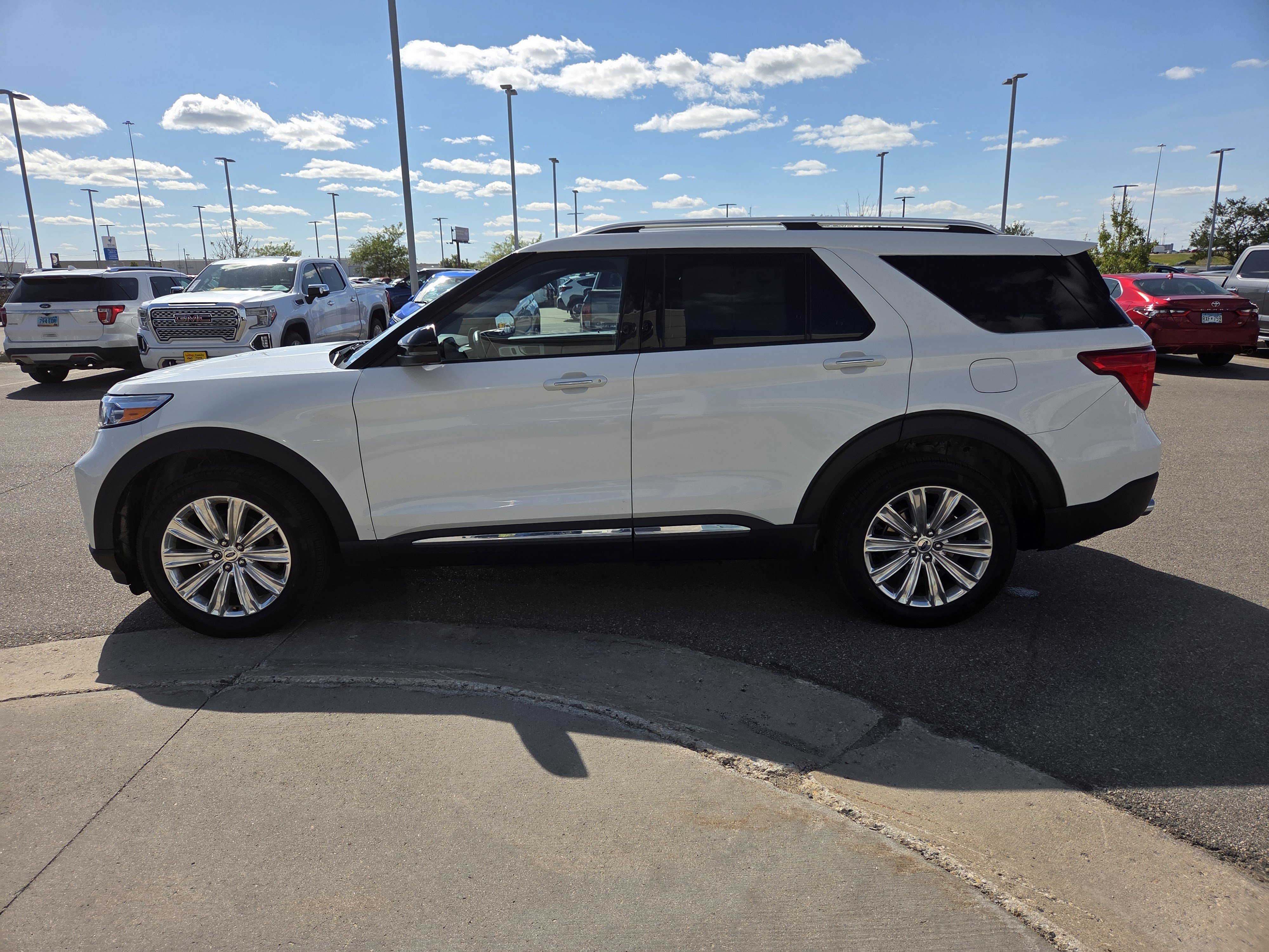 Certified 2023 Ford Explorer Limited w/ Limited Technology Package AWD/4WD image 4