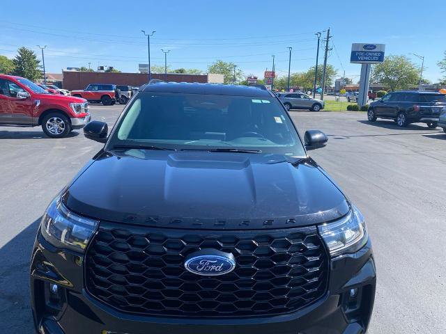 Certified 2025 Ford Explorer ST-Line w/ ST-Line Street Pack AWD/4WD image 10
