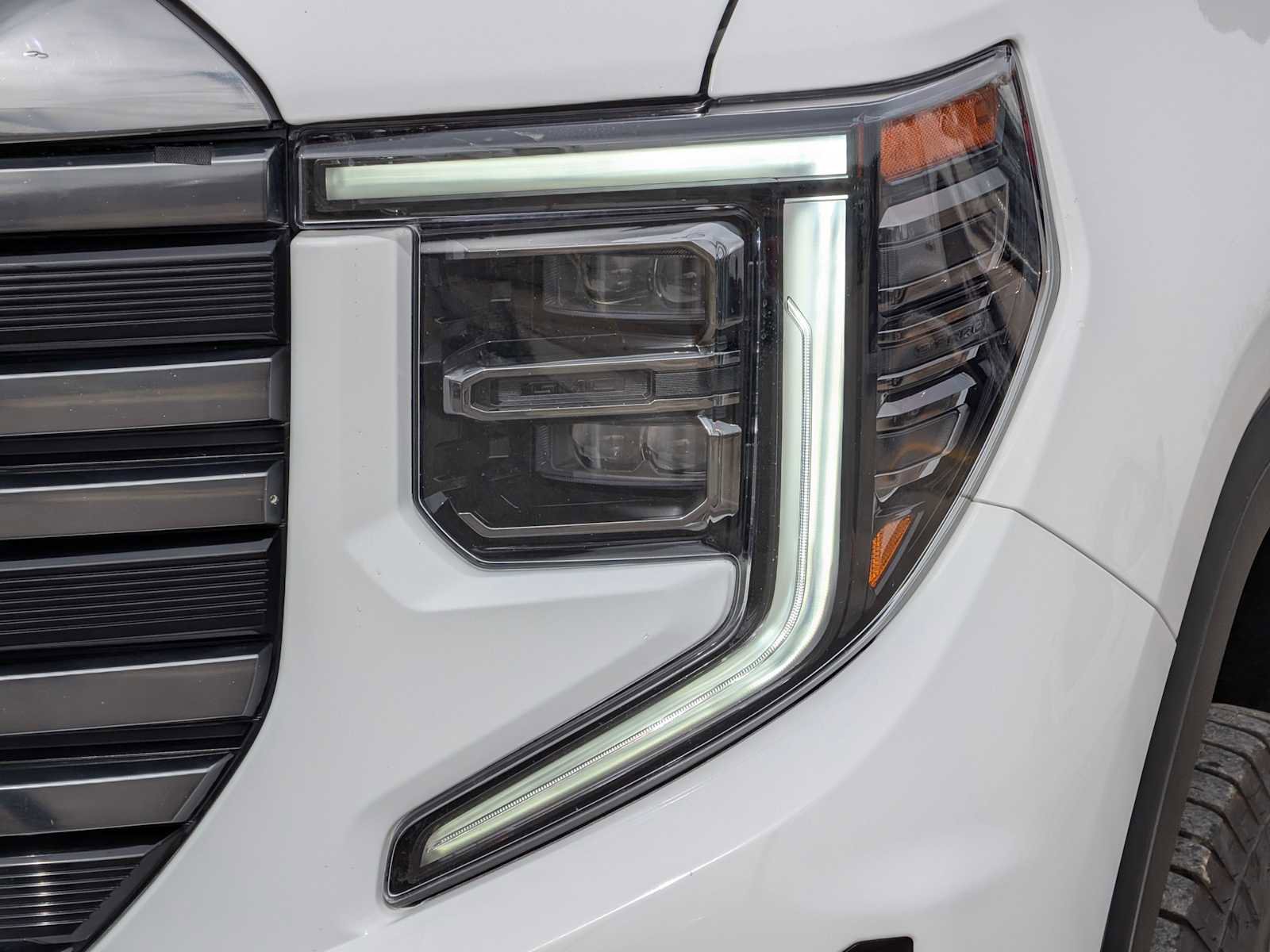 Used 2024 GMC Sierra 1500 AT4 w/ Technology Package image 10