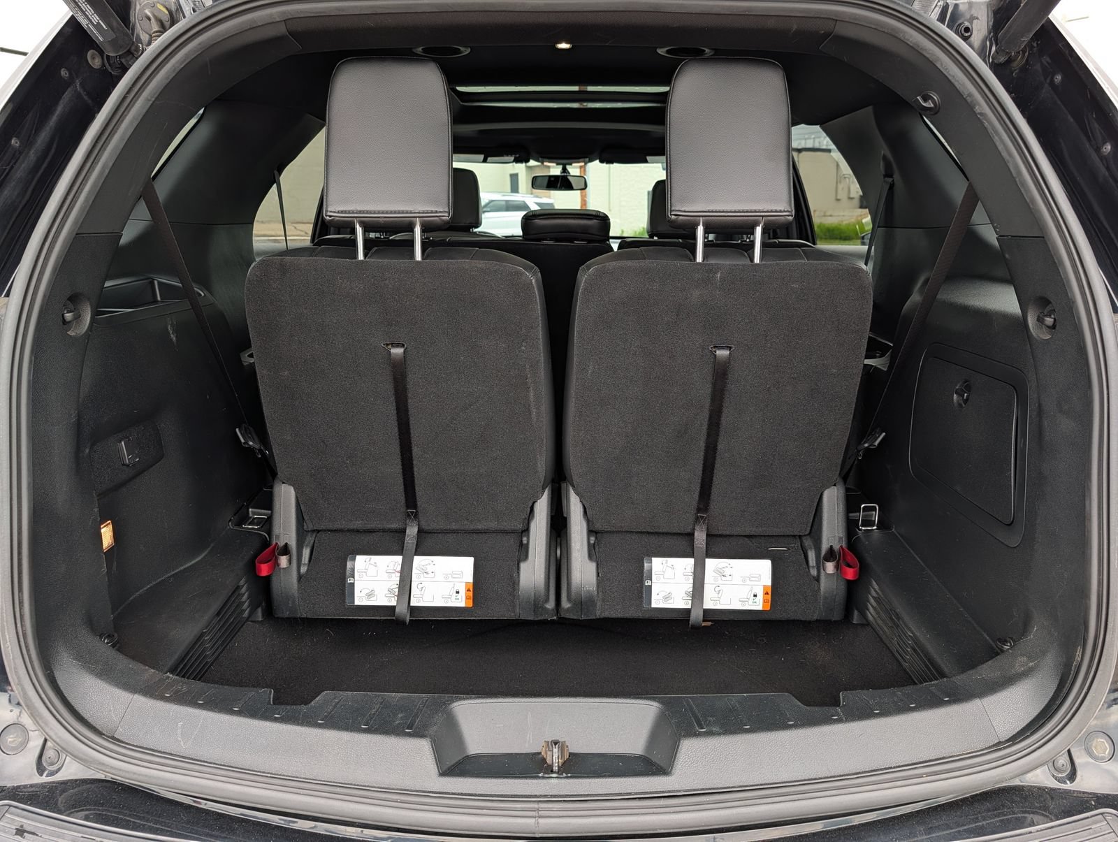Certified 2018 Ford Explorer XLT w/ Equipment Group 202A AWD/4WD image 14