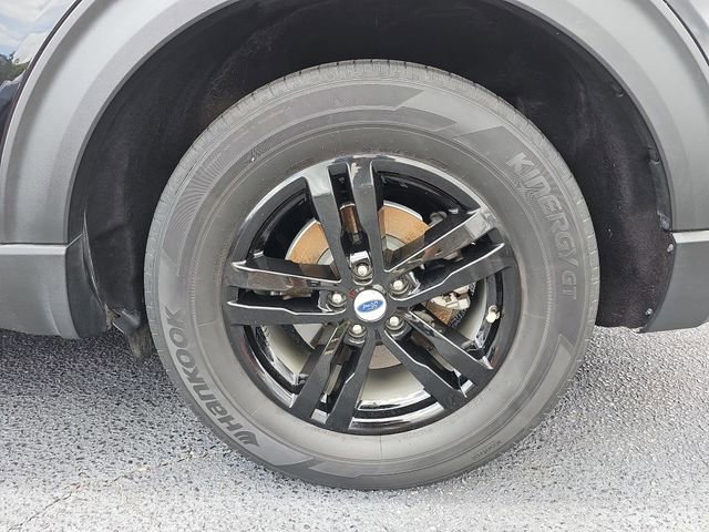 Certified 2022 Ford Explorer XLT w/ Equipment Group 202A RWD image 9