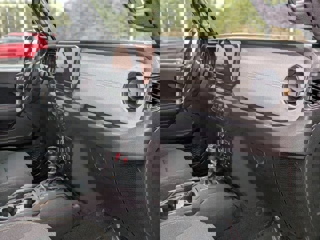 Used 2024 Jeep Gladiator Sport image 39