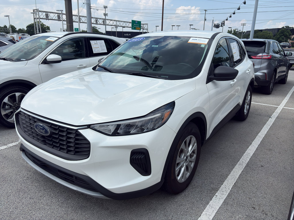 Certified 2023 Ford Escape Active w/ Cold Weather Package FWD image 2