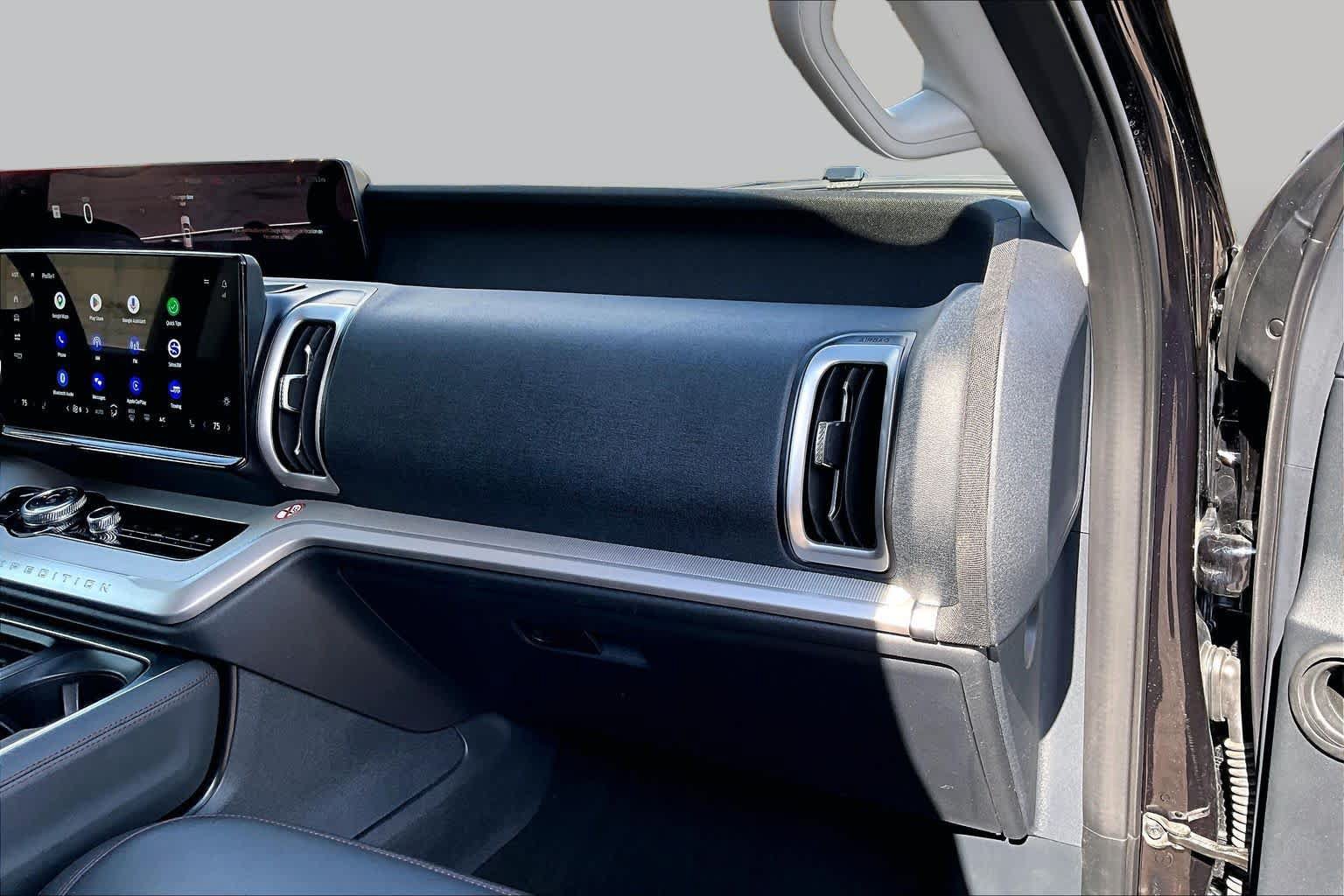 Certified 2025 Ford Expedition Active RWD image 19