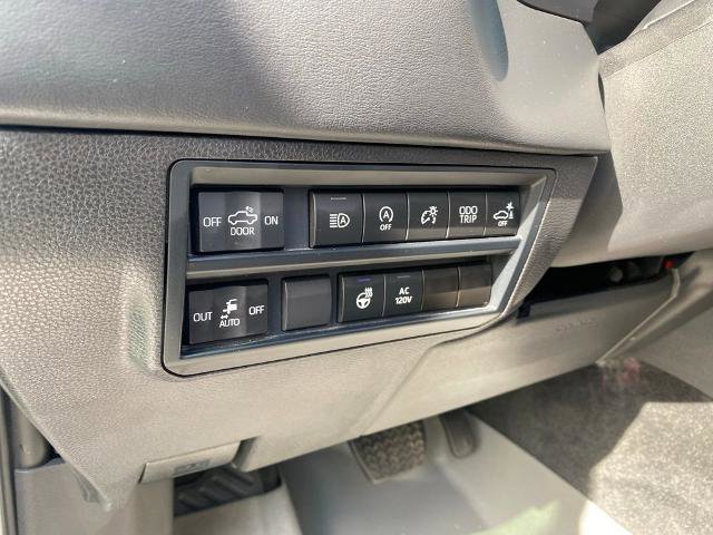 Used 2024 Toyota Tundra Platinum AWD/4WD image 17