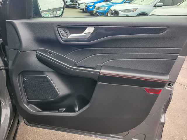 Certified 2025 Ford Escape ST-Line image 23