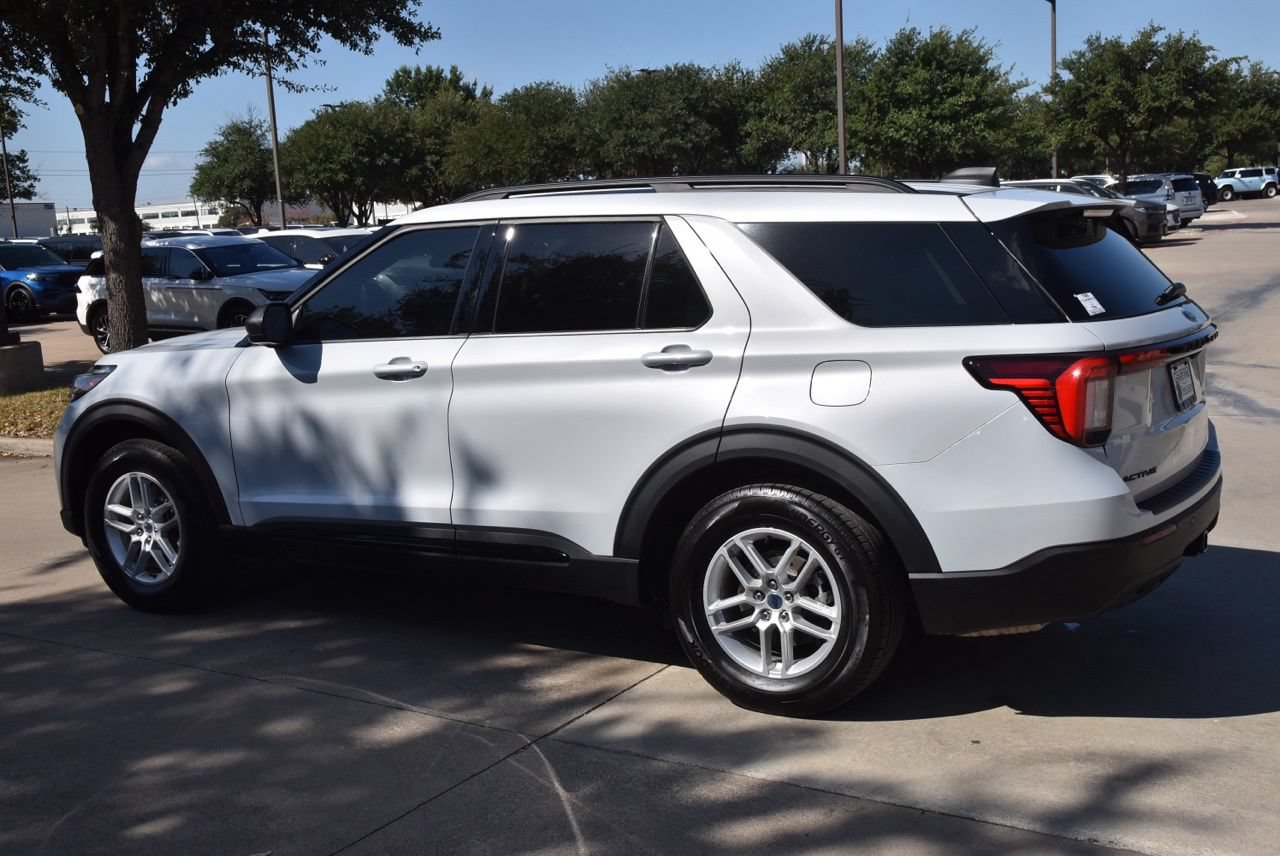 Certified 2026 Ford Explorer Active RWD image 11