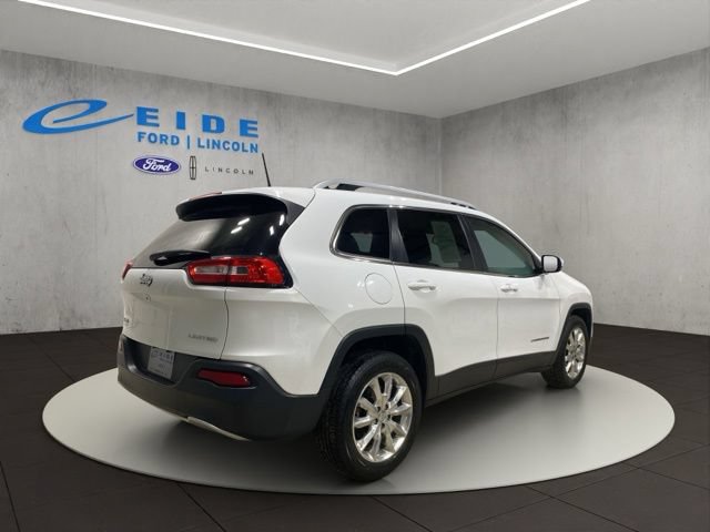 Used 2017 Jeep Cherokee Limited AWD/4WD image 10