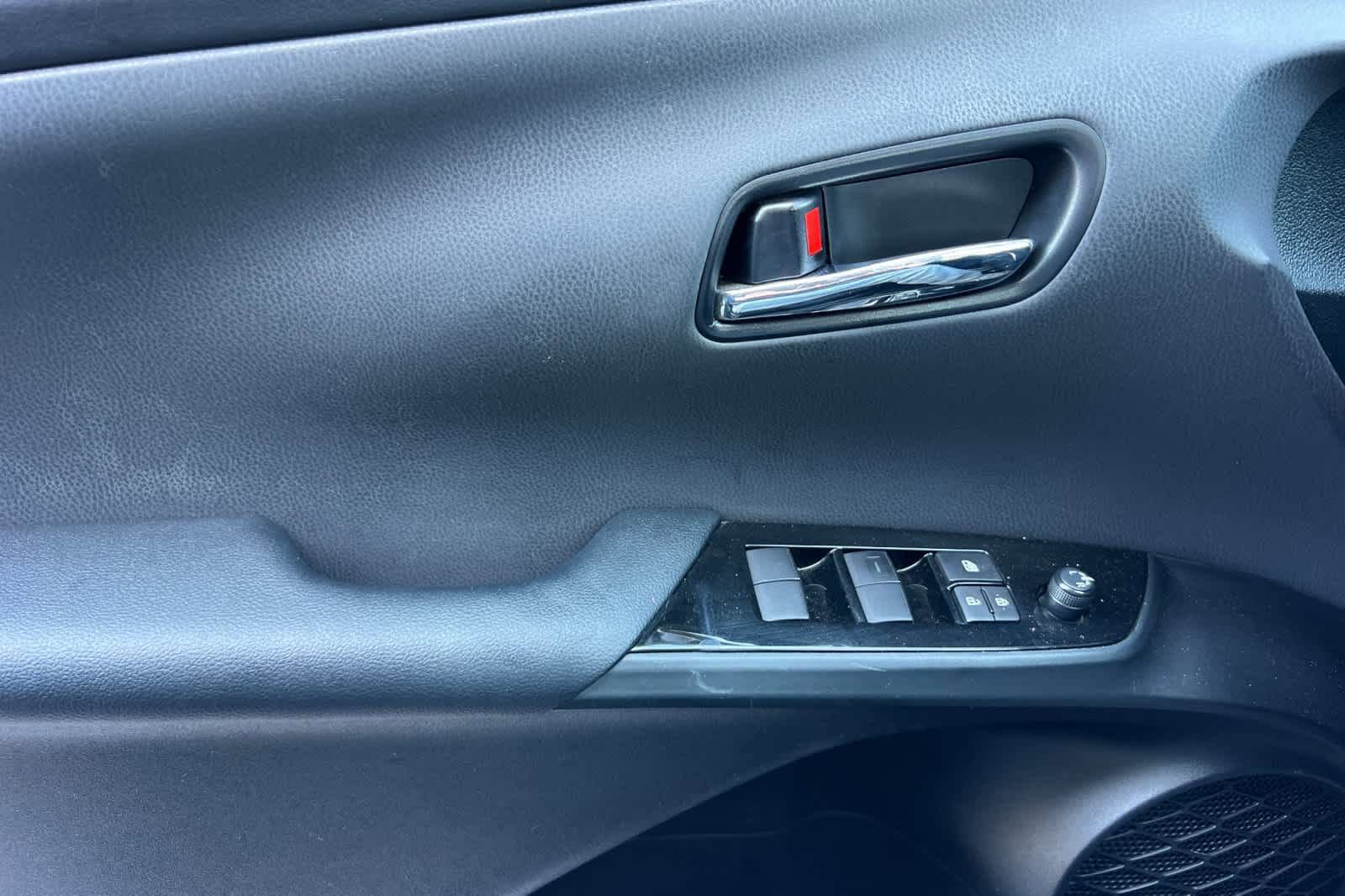 Used 2021 Toyota Prius Prime Limited w/ Carpet Mat Package (TMS) image 13