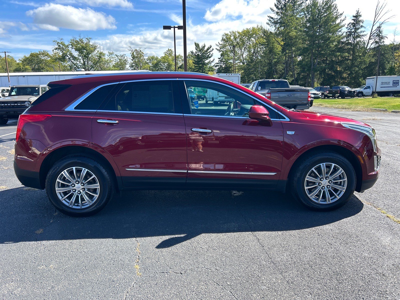 Used 2017 Cadillac XT5 Luxury w/ Driver Awareness Package AWD/4WD image 17