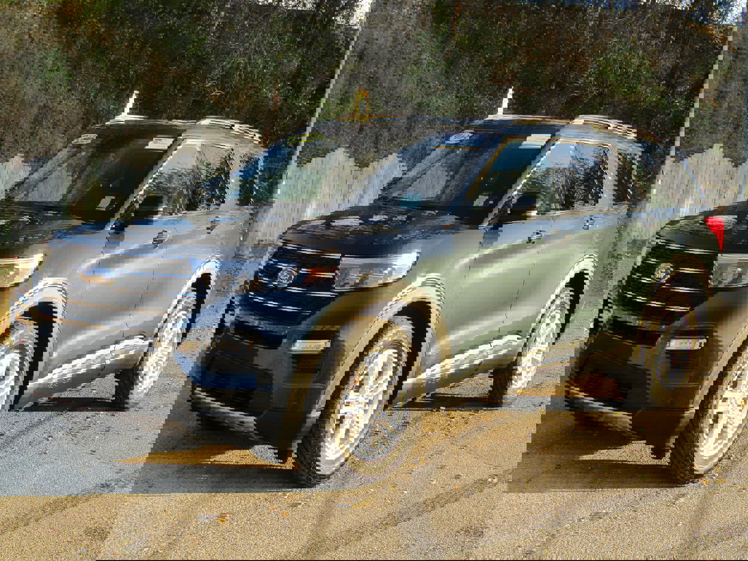 Certified 2023 Ford Explorer XLT w/ Equipment Group 202A image 9