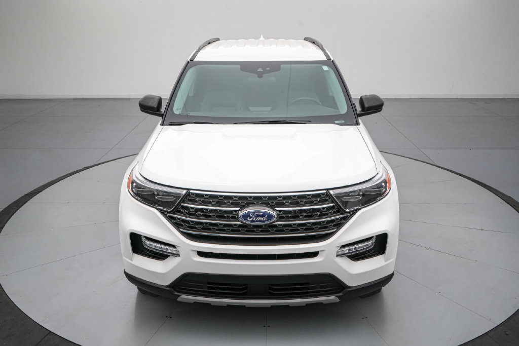 Certified 2024 Ford Explorer XLT w/ Equipment Group 202A AWD/4WD image 9