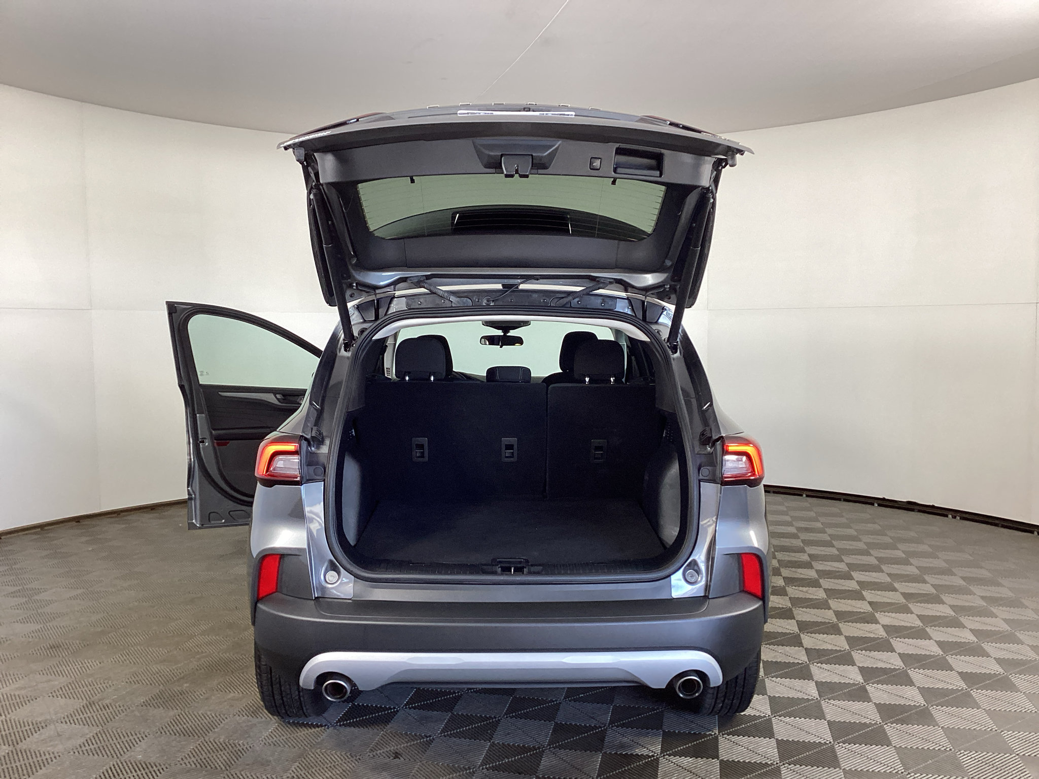 Certified 2023 Ford Escape Active AWD/4WD image 30