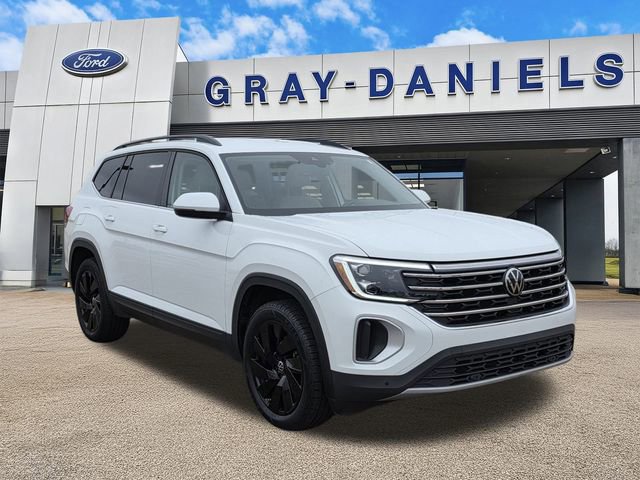 Used 2024 Volkswagen Atlas SE w/ Black Wheel Package image 6