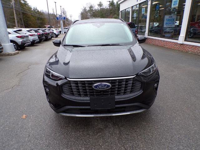 Certified 2025 Ford Escape Platinum w/ Class II Trailer Tow Package AWD/4WD image 2