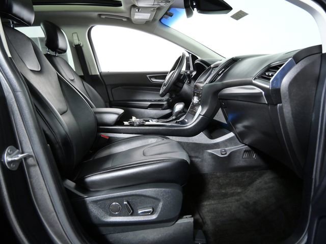 Certified 2018 Ford Edge Titanium w/ Equipment Group 301A AWD/4WD image 11