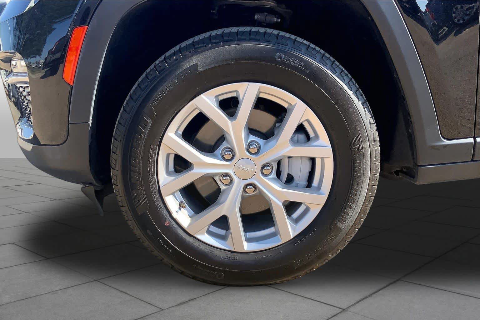 Used 2023 Jeep Grand Cherokee Limited AWD/4WD image 10