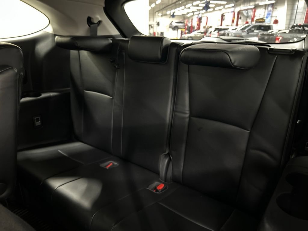 Used 2022 Toyota Highlander XLE AWD/4WD image 29