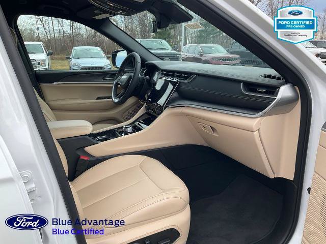 Used 2025 Jeep Grand Cherokee Limited w/ Black Appearance Package AWD/4WD image 19