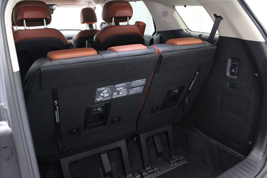 Used 2025 Kia Carnival SX Prestige FWD image 19