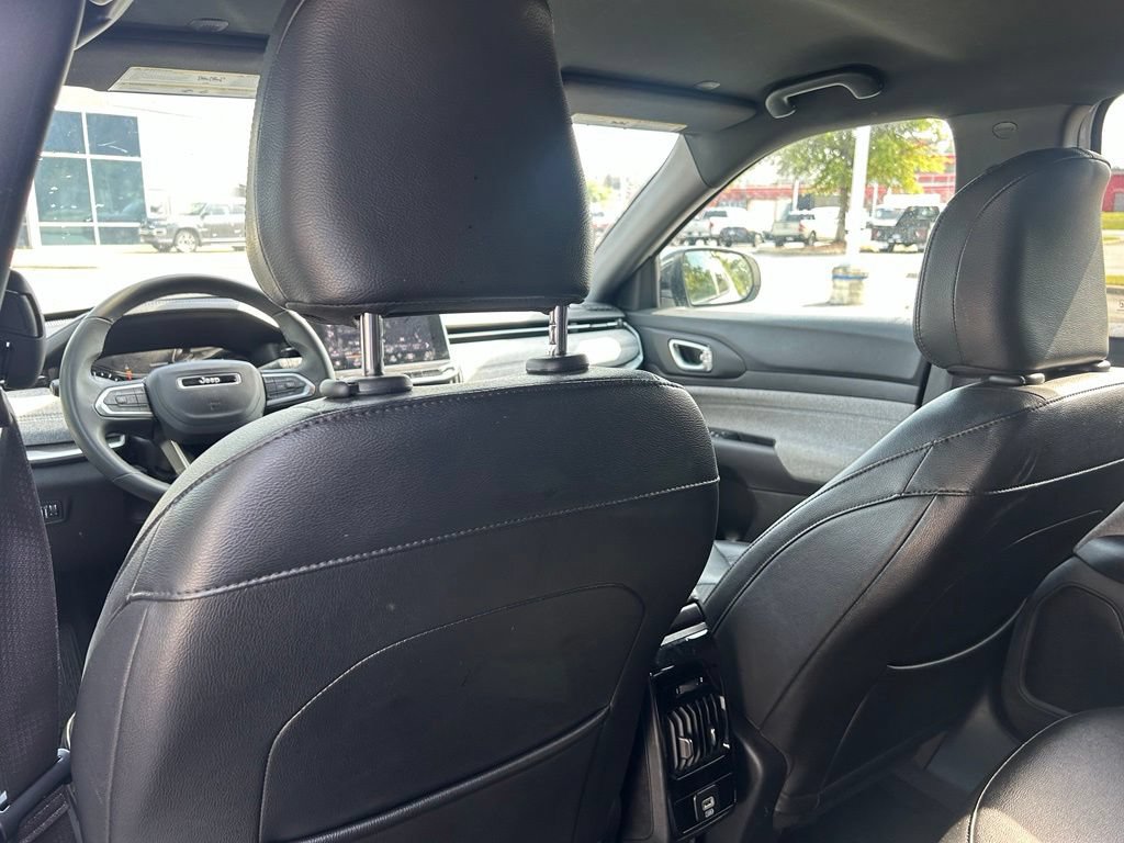 Used 2024 Jeep Compass Latitude AWD/4WD image 28