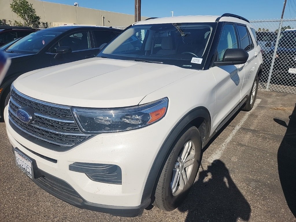 Certified 2022 Ford Explorer XLT image 3