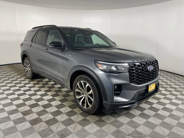 Certified 2025 Ford Explorer ST-Line image 9