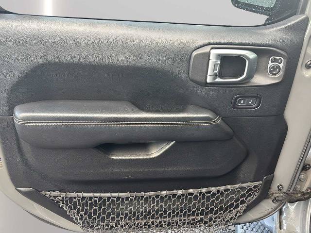 Used 2018 Jeep Wrangler Unlimited Sahara AWD/4WD image 23