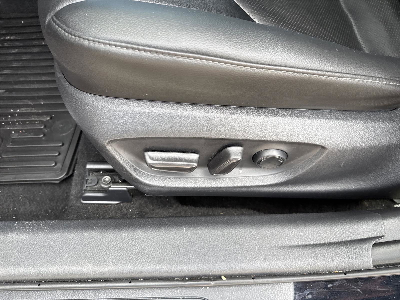 Used 2021 Toyota Camry XSE image 25