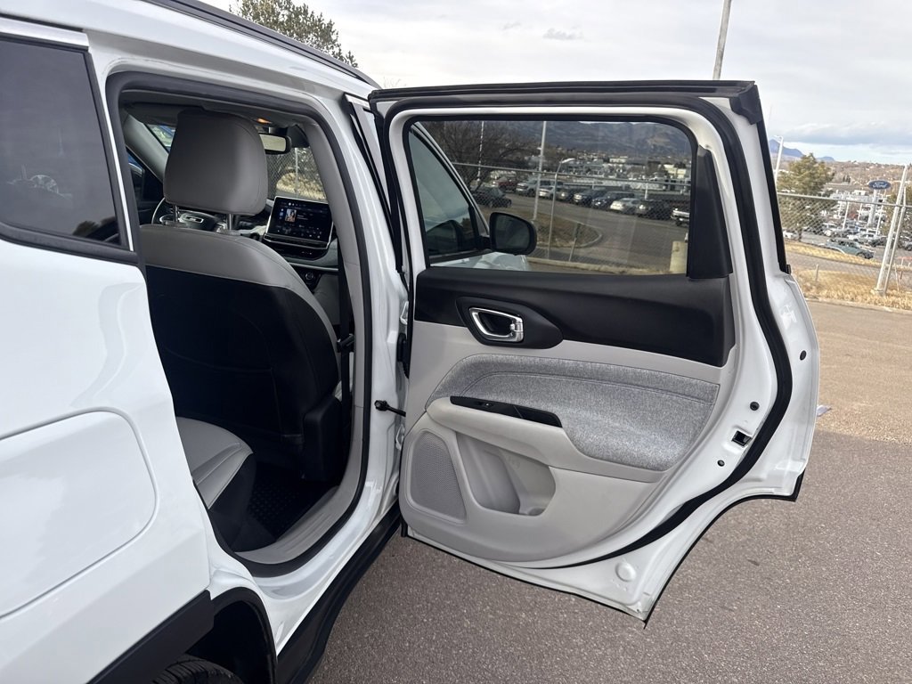 Used 2022 Jeep Compass Latitude w/ Convenience Group image 24