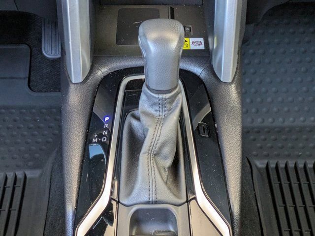 Used 2022 Toyota Corolla Cross XLE image 17