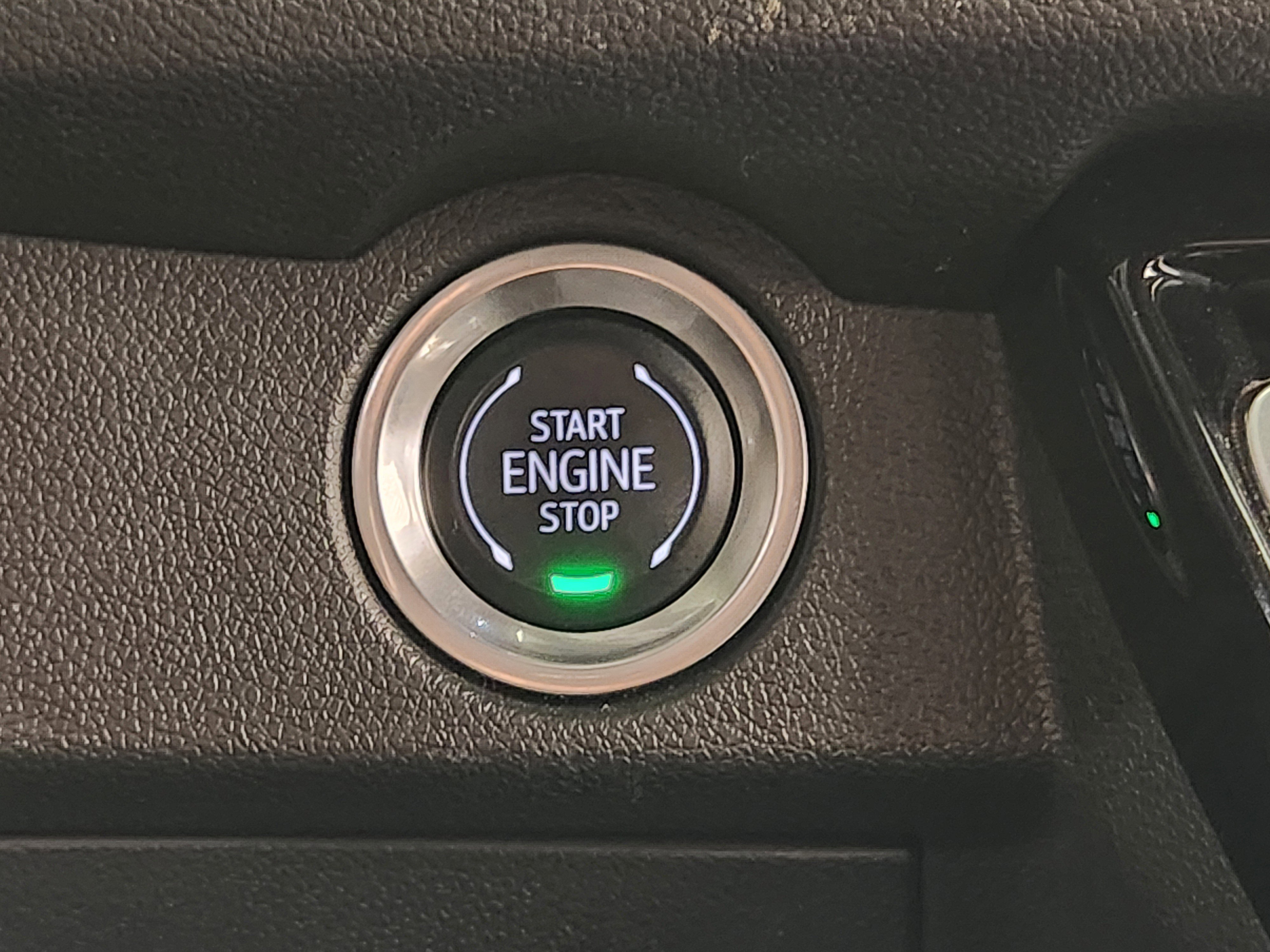 Used 2024 Chevrolet Traverse LT w/ Midnight/Sport Edition image 20