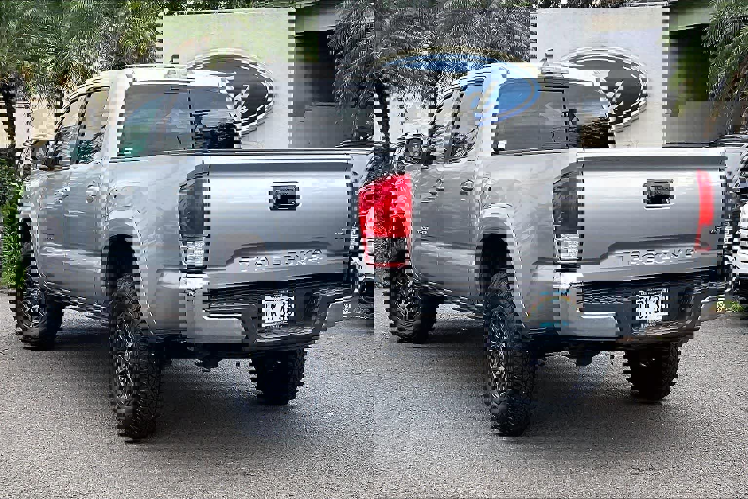 Used 2017 Toyota Tacoma SR5 RWD image 4