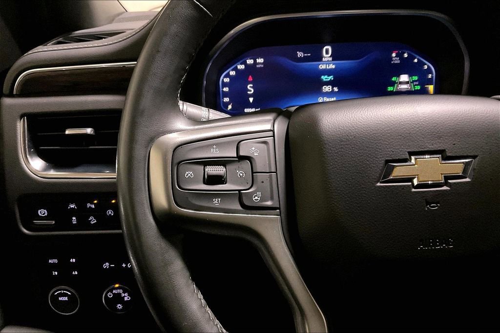 Used 2023 Chevrolet Suburban Premier image 17