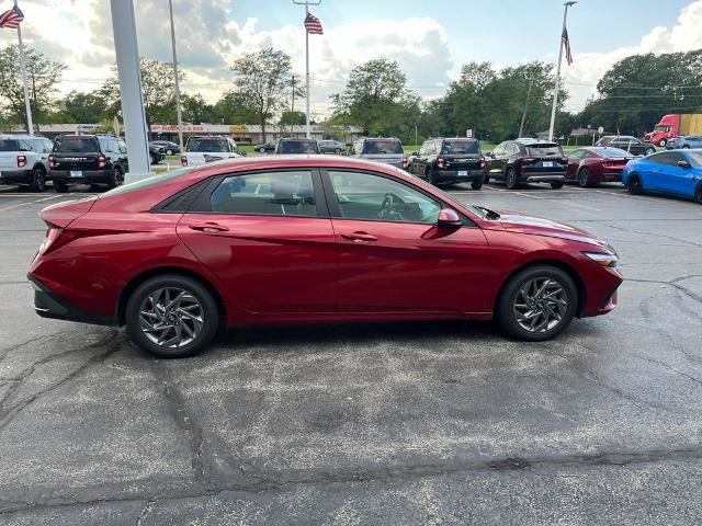 Used 2024 Hyundai Elantra SEL FWD image 7