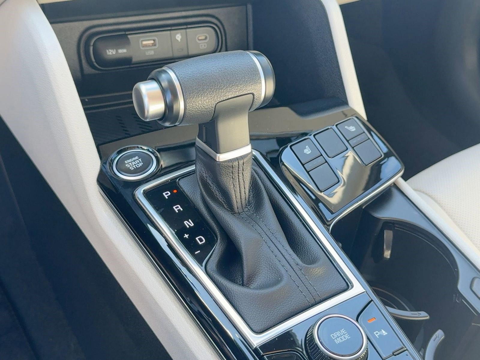 Used 2024 Kia Sportage EX image 18