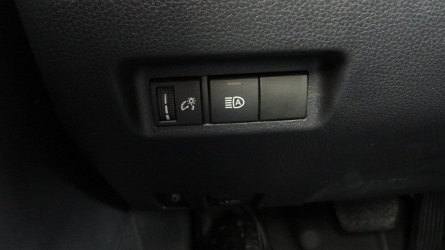 Used 2020 Toyota RAV4 LE image 22