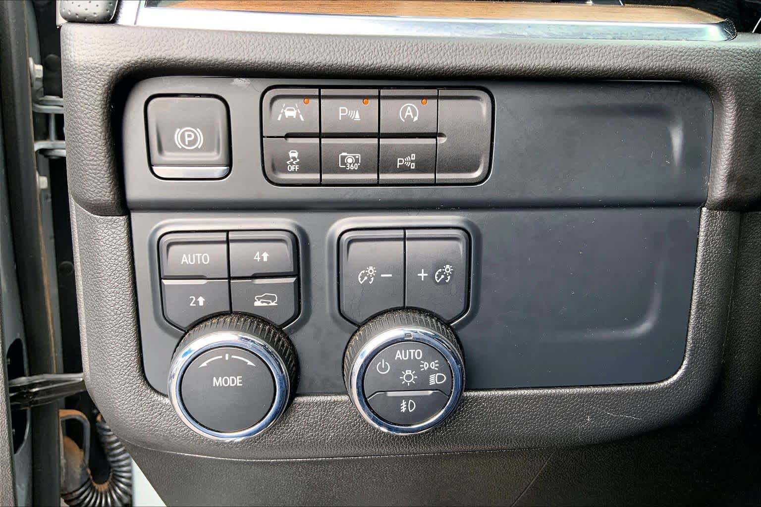 Used 2025 Chevrolet Tahoe High Country AWD/4WD image 68