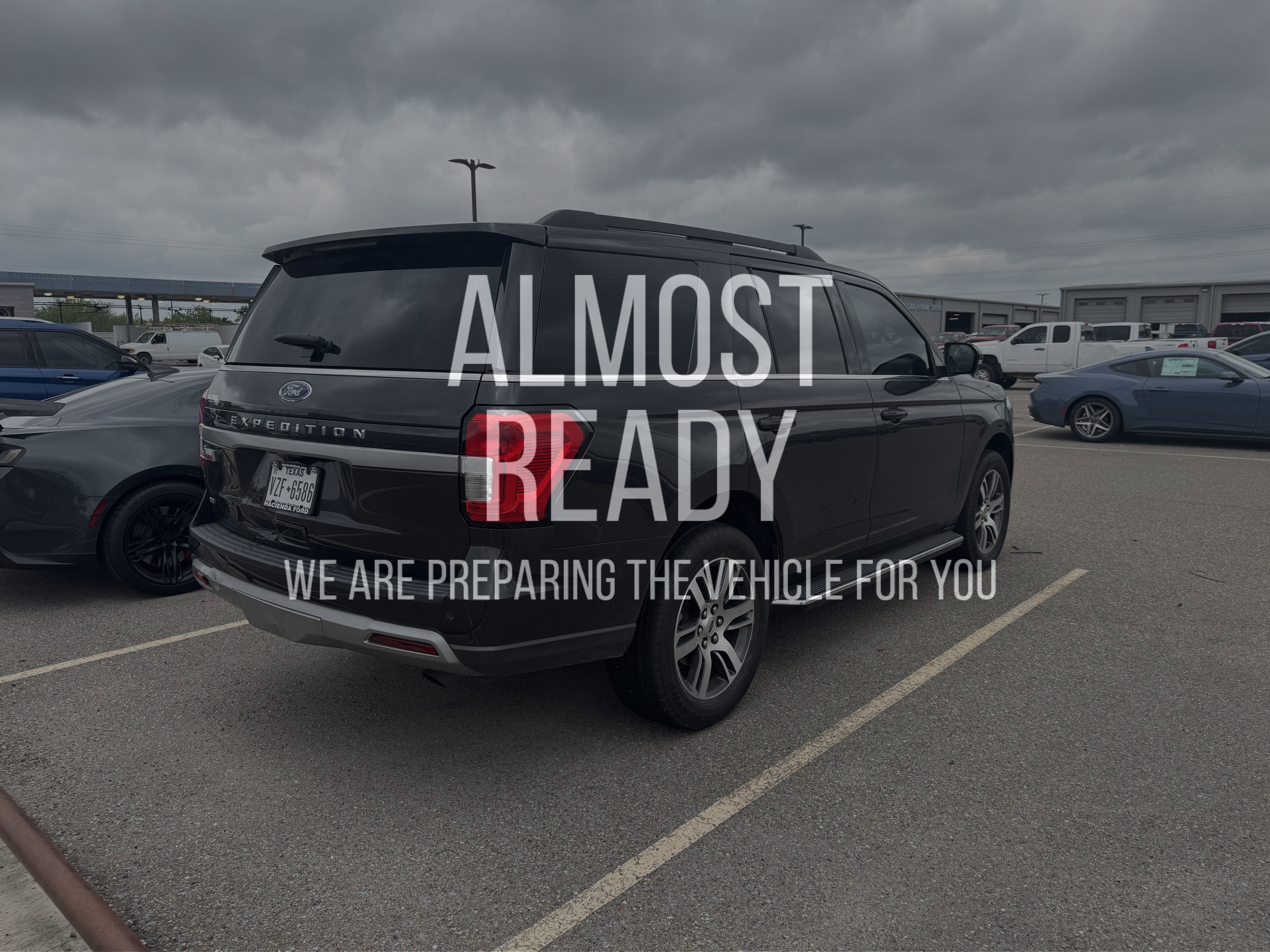 Certified 2023 Ford Expedition XLT RWD image 3
