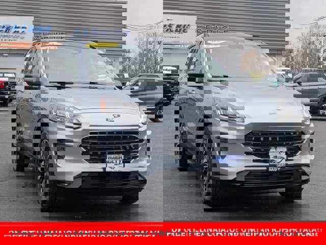 Certified 2022 Ford Escape SE w/ SE Sport Appearance Package image 3